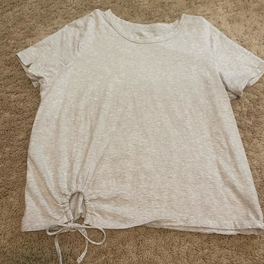 Aerie tee shirt with tie accent at the bottom